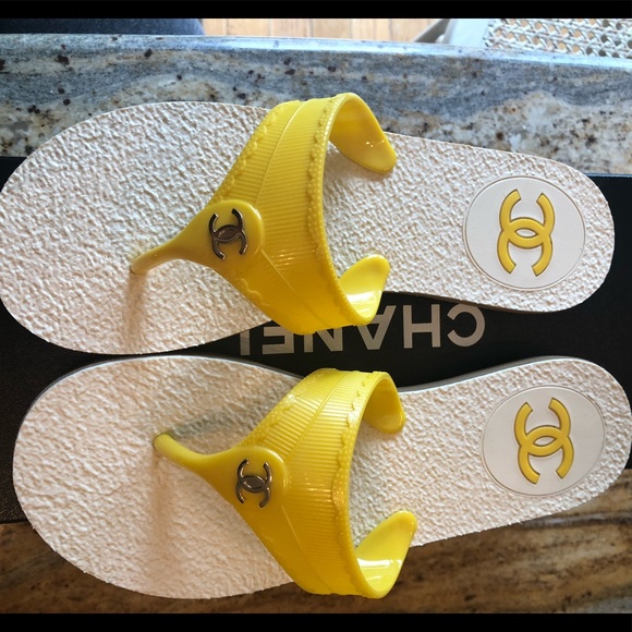 Chanel flip flops - Picture 1 of 5